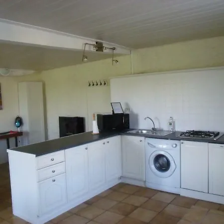 Casa de Férias La Petite Grange Climatisé Plain-pied 3 5 Personnes 2 Toilettes, Parking, Wifi, Piscine D'été Chauffée à Partager, Animaux Acceptés En Pleine Nature *