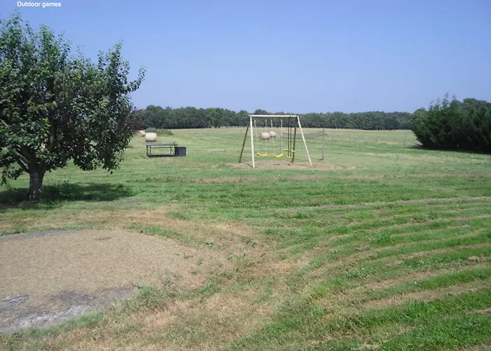 La Petite Grange Climatisé Plain-pied 3 5 Personnes 2 Toilettes, Parking, Wifi, Piscine D'été Chauffée à Partager, Animaux Acceptés En Pleine Nature Casa de Férias Lorignac