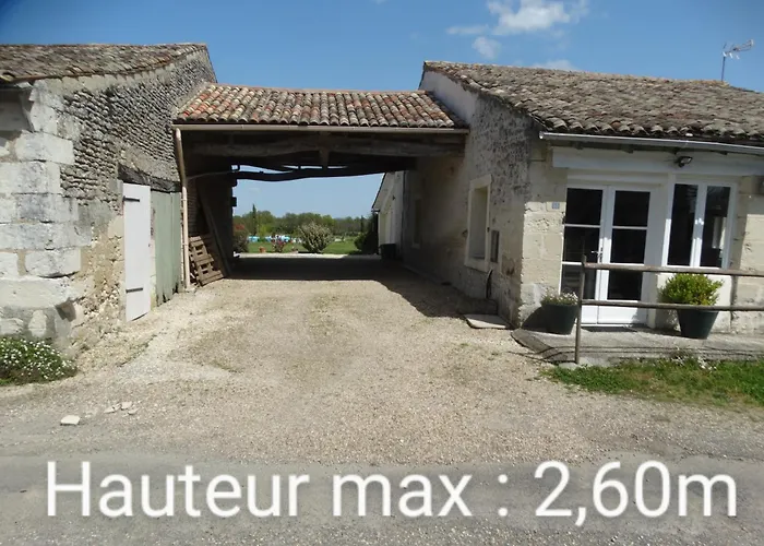 La Petite Grange Climatisé Plain-pied 3 5 Personnes 2 Toilettes, Parking, Wifi, Piscine D'été Chauffée à Partager, Animaux Acceptés En Pleine Nature Casa de Férias