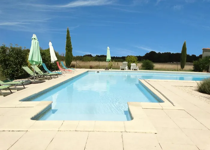 La Petite Grange Climatisé Plain-pied 3 5 Personnes 2 Toilettes, Parking, Wifi, Piscine D'été Chauffée à Partager, Animaux Acceptés En Pleine Nature Casa de Férias *