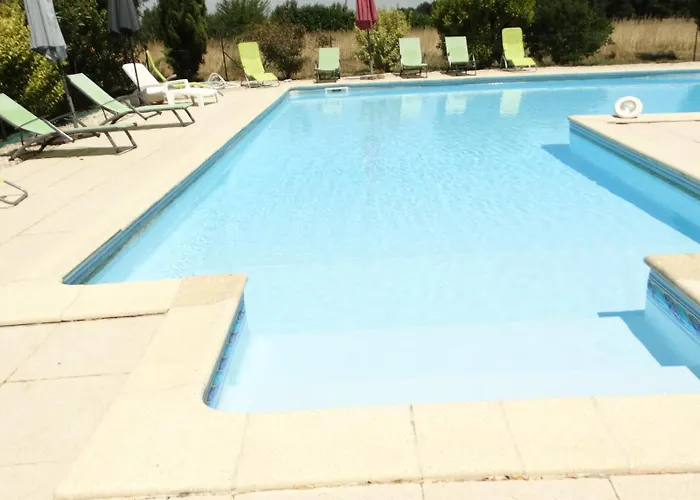 La Petite Grange Climatisé Plain-pied 3 5 Personnes 2 Toilettes, Parking, Wifi, Piscine D'été Chauffée à Partager, Animaux Acceptés En Pleine Nature Lorignac