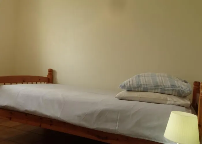 La Petite Grange Climatisé Plain-pied 3 5 Personnes 2 Toilettes, Parking, Wifi, Piscine D'été Chauffée à Partager, Animaux Acceptés En Pleine Nature * Lorignac