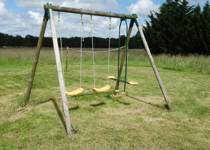 Casa de Férias La Petite Grange Climatisé Plain-pied 3 5 Personnes 2 Toilettes, Parking, Wifi, Piscine D'été Chauffée à Partager, Animaux Acceptés En Pleine Nature