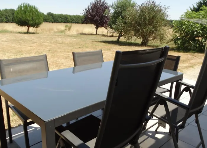 La Petite Grange Climatisé Plain-pied 3 5 Personnes 2 Toilettes, Parking, Wifi, Piscine D'été Chauffée à Partager, Animaux Acceptés En Pleine Nature Casa de Férias *