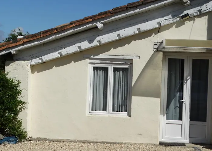 Casa de Férias La Petite Grange Climatisé Plain-pied 3 5 Personnes 2 Toilettes, Parking, Wifi, Piscine D'été Chauffée à Partager, Animaux Acceptés En Pleine Nature *