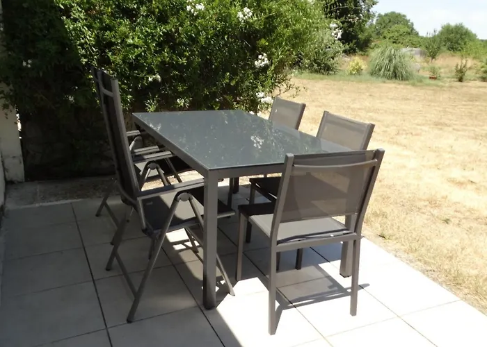 La Petite Grange Climatisé Plain-pied 3 5 Personnes 2 Toilettes, Parking, Wifi, Piscine D'été Chauffée à Partager, Animaux Acceptés En Pleine Nature Casa de Férias Lorignac