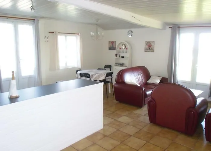 Casa de Férias La Petite Grange Climatisé Plain-pied 3 5 Personnes 2 Toilettes, Parking, Wifi, Piscine D'été Chauffée à Partager, Animaux Acceptés En Pleine Nature Lorignac