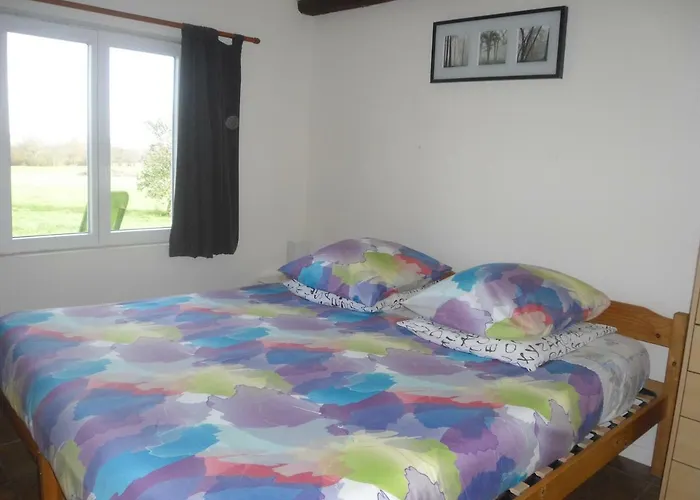 La Petite Grange Climatisé Plain-pied 3 5 Personnes 2 Toilettes, Parking, Wifi, Piscine D'été Chauffée à Partager, Animaux Acceptés En Pleine Nature Lorignac